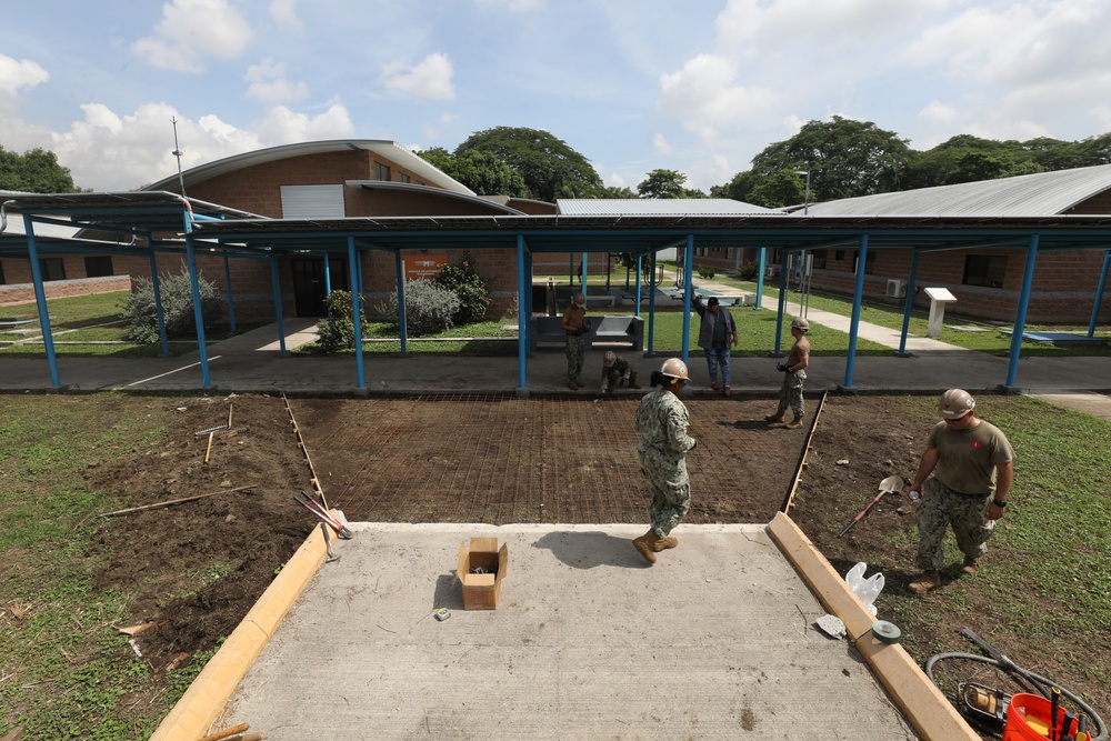 Seabees Work at Ciudad Mujer