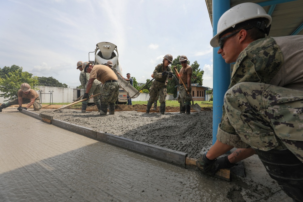 Seabees Work at Ciudad Mujer