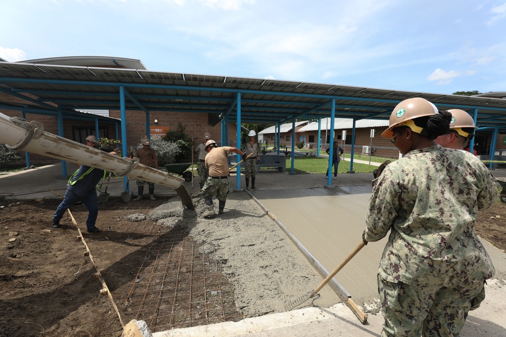 Seabees Work at Ciudad Mujer