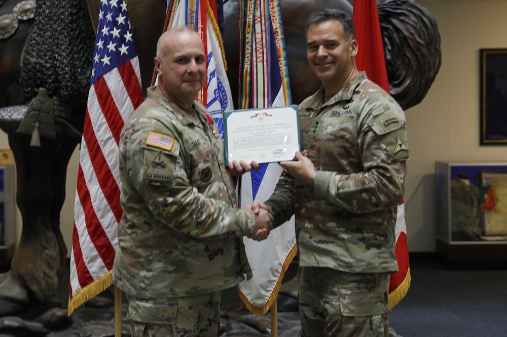 Col. Steven L. Tabat, Deputy Chief of Staff, III Armored Corps, Award Ceremony