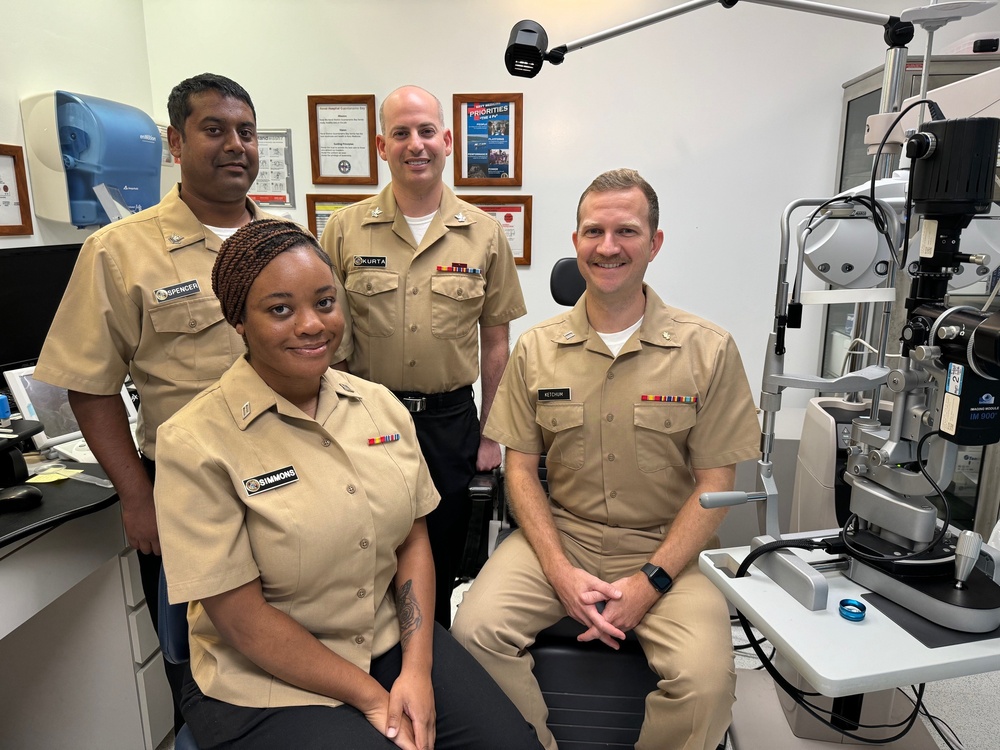 Sailor in the Spotlight: U.S. Naval Hospital Guantanamo Bay optometry department focuses on quality patient care