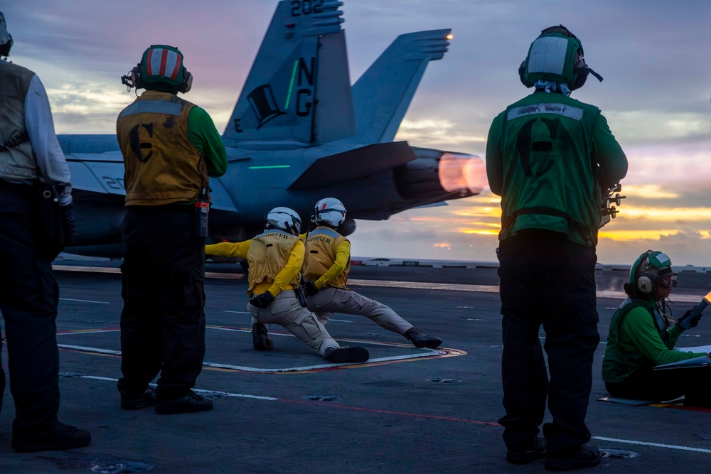 Abraham Lincoln conducts flight operations