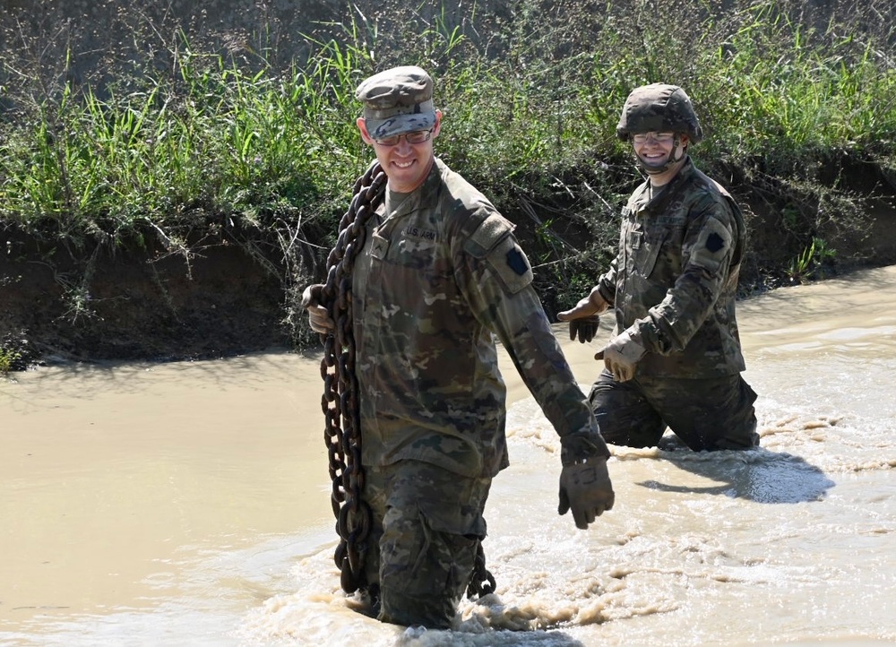 128th BSB trains in the mire pit