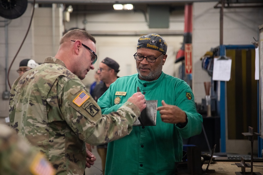 The Chief Warrant Officer of the Army Anderson Visits CASCOM