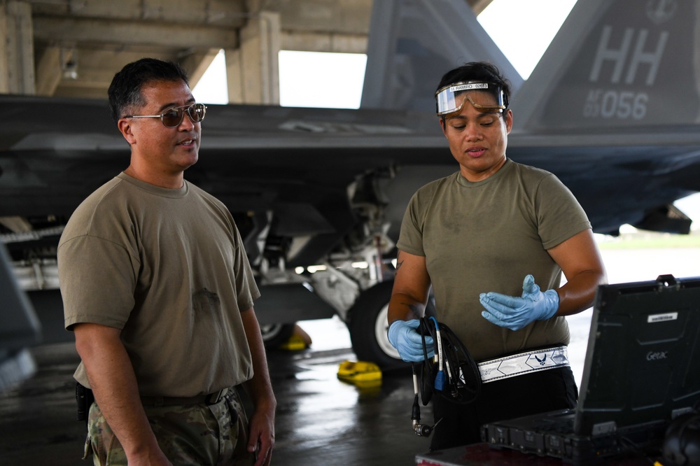 DVIDS – News – F-22 Raptor Crew Chief for a day