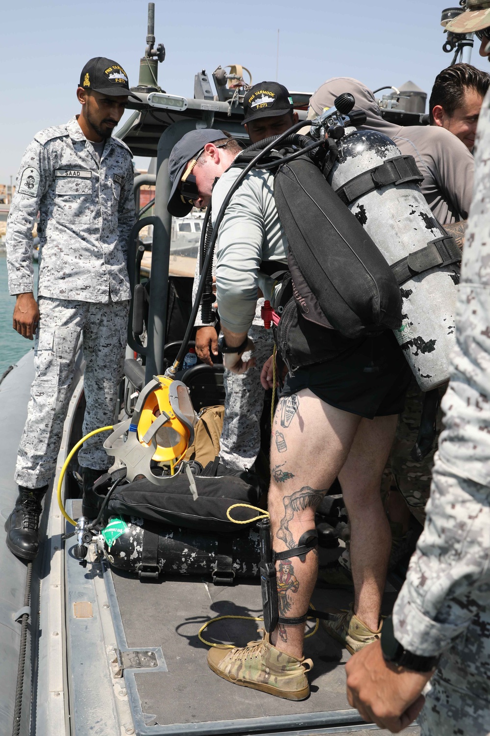Task Force 56 Conducts Dive Operations on NSA Bahrain