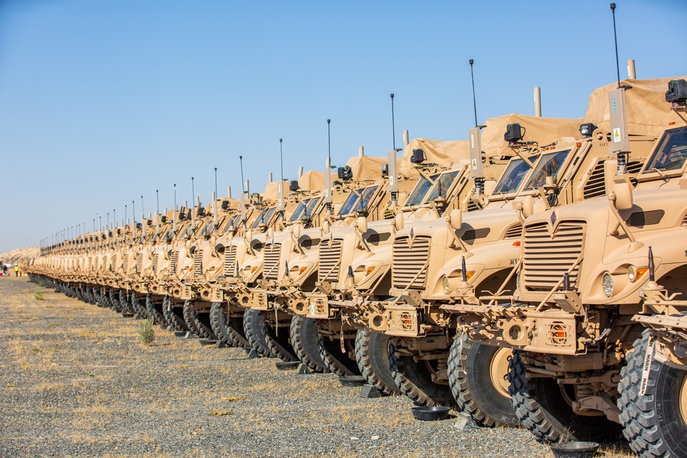 401AFSB issues 38 MaxxPro MRAP vehicles from APS-5 in support of Operation Inherent Resolve