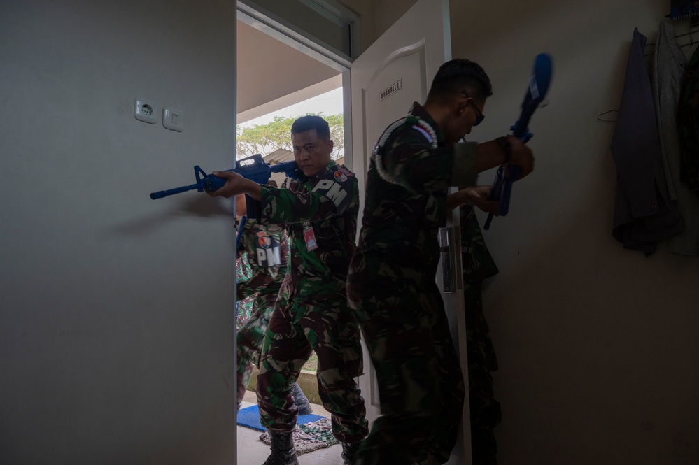 Law enforcement members secure bonds during Cope West 24