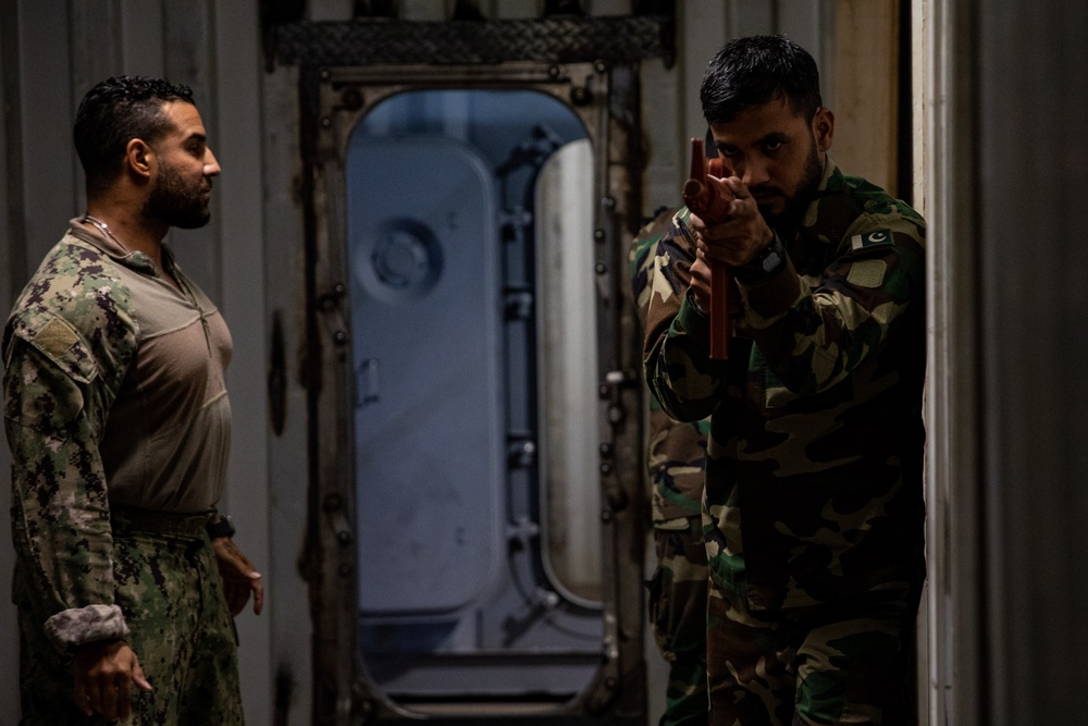 NAVCENT PATFORSWA Conducts VBSS Training with Pakistan Navy