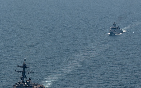 USS Daniel Inouye Conducts PASSEX with Pakistan Navy’s PNS Yarmook
