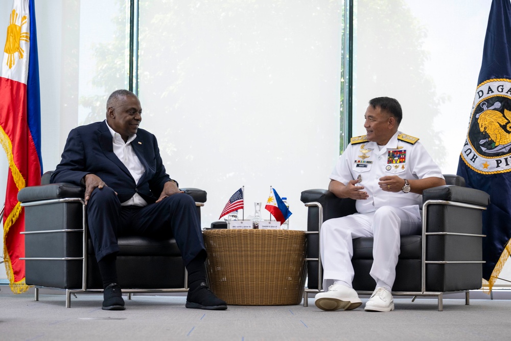 SD Visits U.S., Philippine Leaders in Subic Bay, Philippines