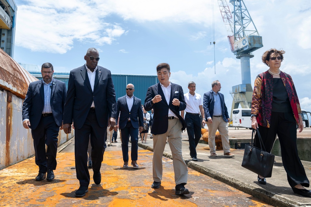 SD Visits U.S., Philippine Leaders in Subic Bay, Philippines