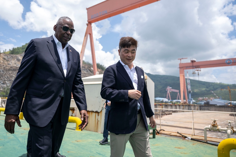 SD Visits U.S., Philippine Leaders in Subic Bay, Philippines