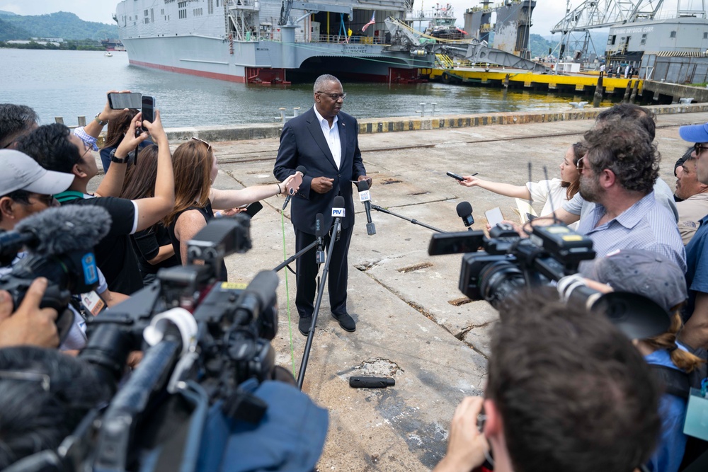 SD Visits U.S., Philippine Leaders in Subic Bay, Philippines