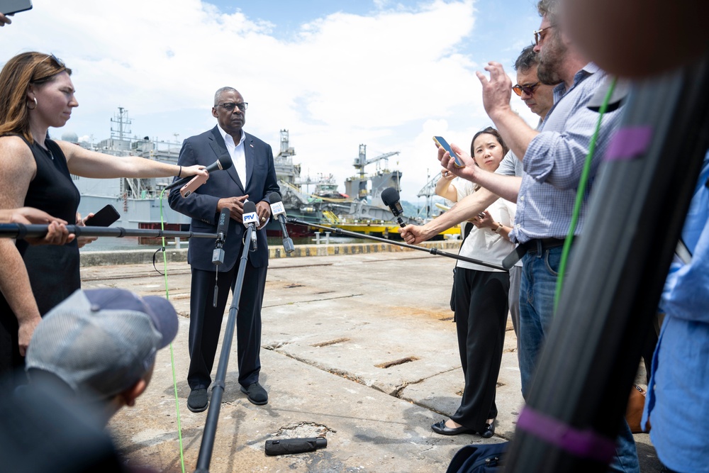 SD Visits U.S., Philippine Leaders in Subic Bay, Philippines