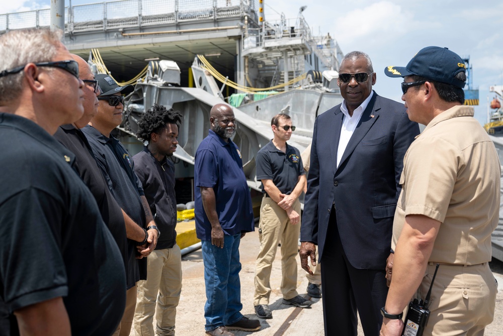SD Visits U.S., Philippine Leaders in Subic Bay, Philippines