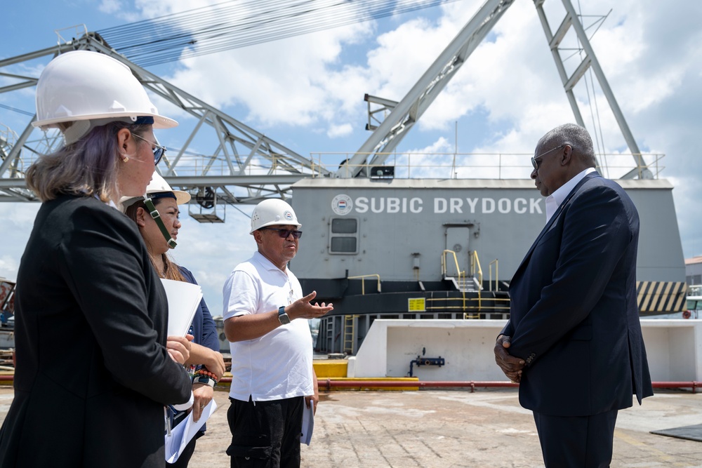 SD Visits U.S., Philippine Leaders in Subic Bay, Philippines