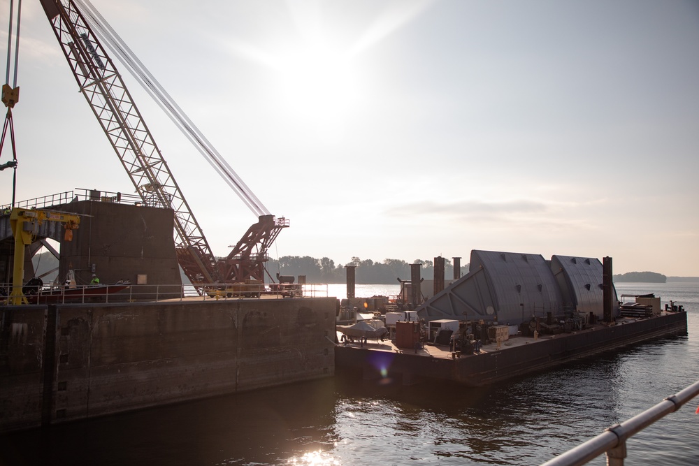 First Tainter Gate Replacement on the Mississippi River