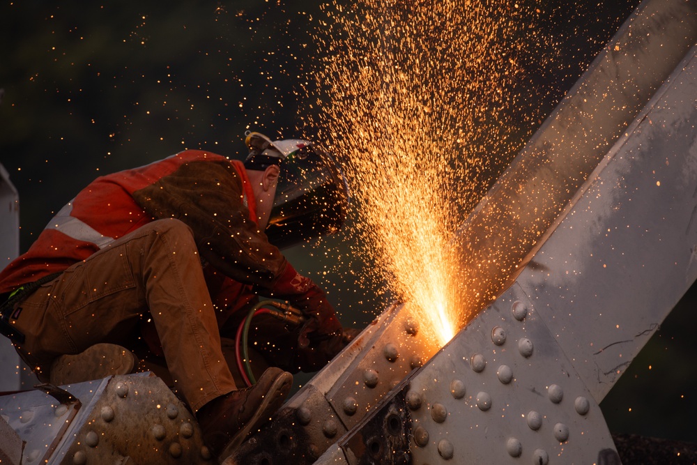 First Tainter Gate Replacement on the Mississippi River