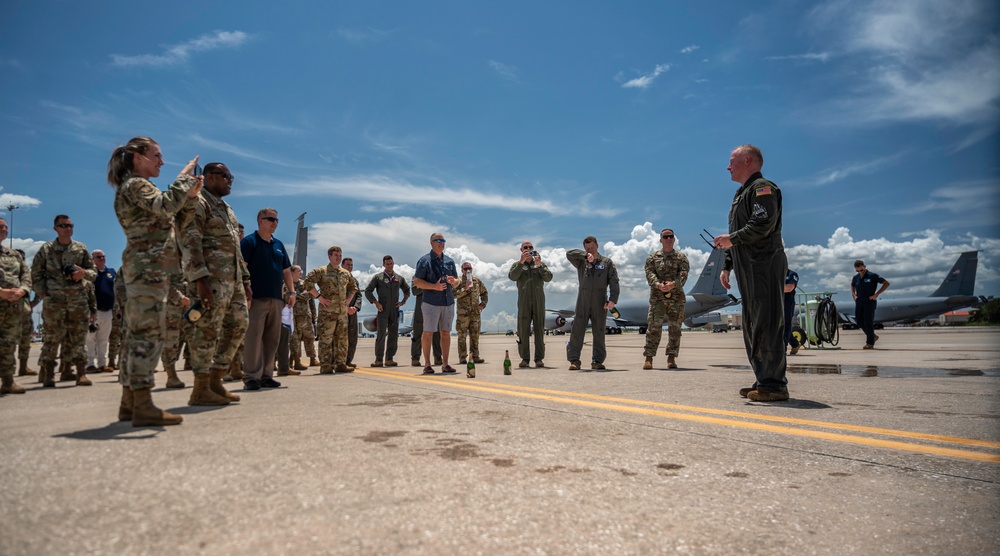 6 ARW commander takes final flight at MacDill