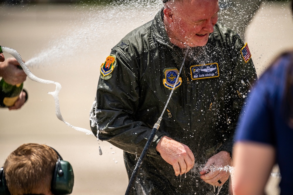 6 ARW commander takes final flight at MacDill