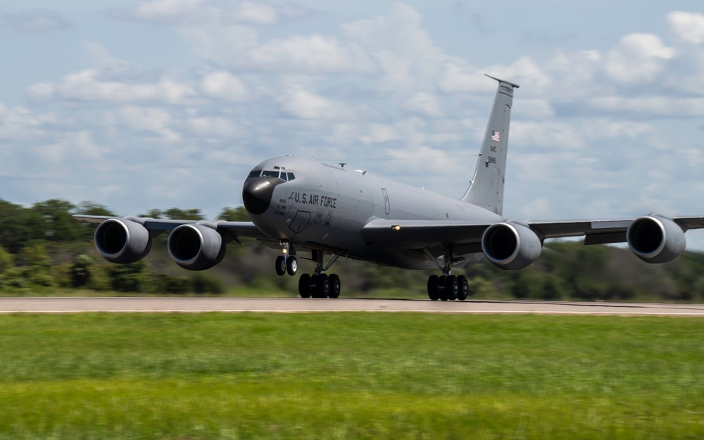 6 ARW commander takes final flight at MacDill