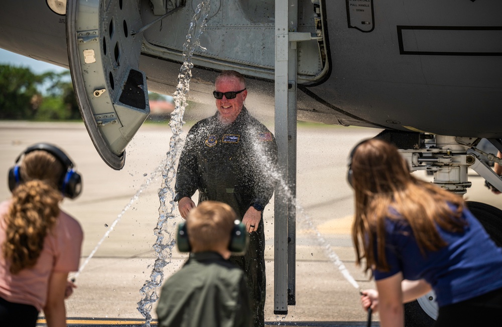 6 ARW commander takes final flight at MacDill