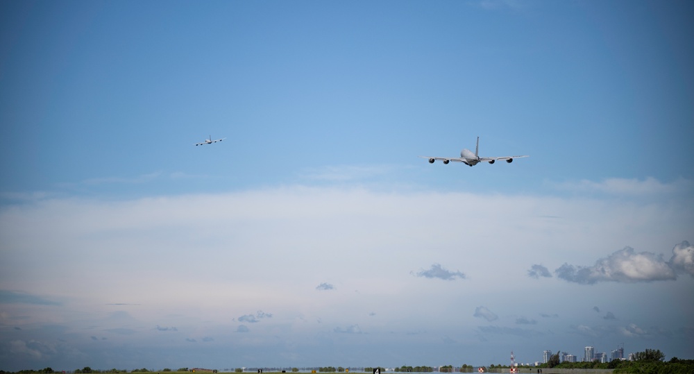 6 ARW commander takes final flight at MacDill