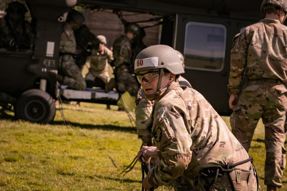 West Point Air Assault School supported by New Jersey Aviation