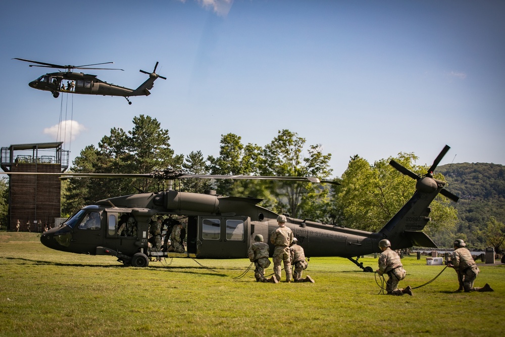 West Point Air Assault School supported by New Jersey Aviation