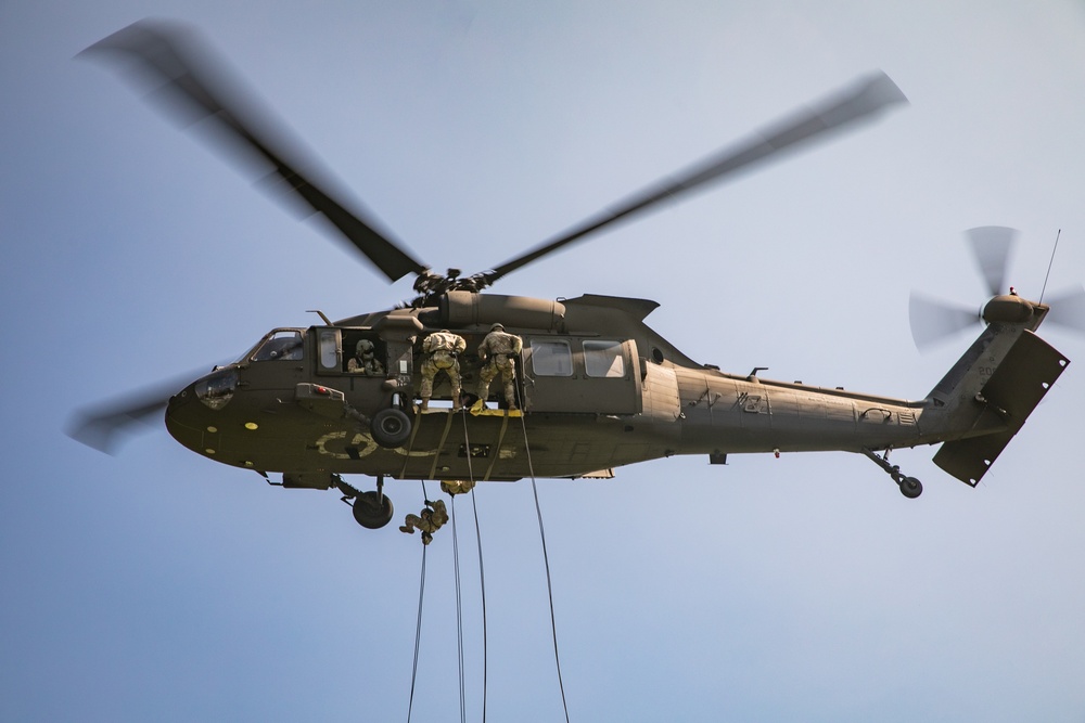 West Point Air Assault School supported by New Jersey Aviation