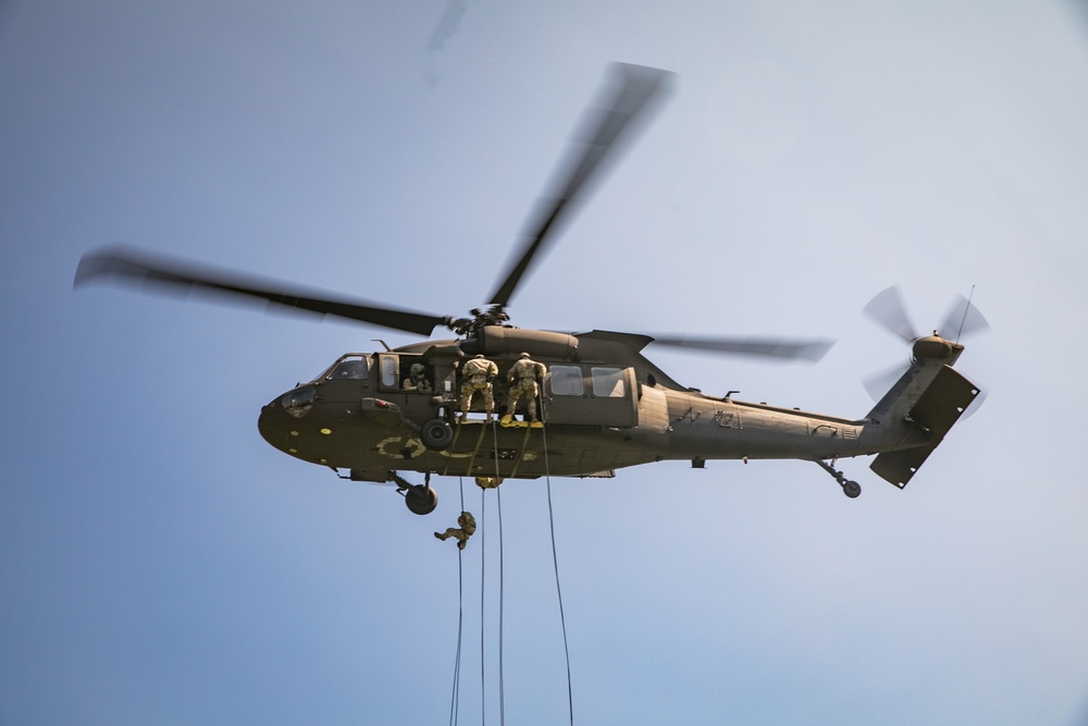 West Point Air Assault School supported by New Jersey Aviation