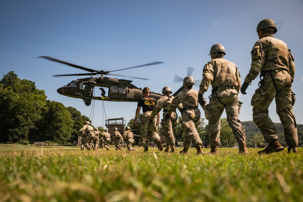 West Point Air Assault School supported by New Jersey Aviation