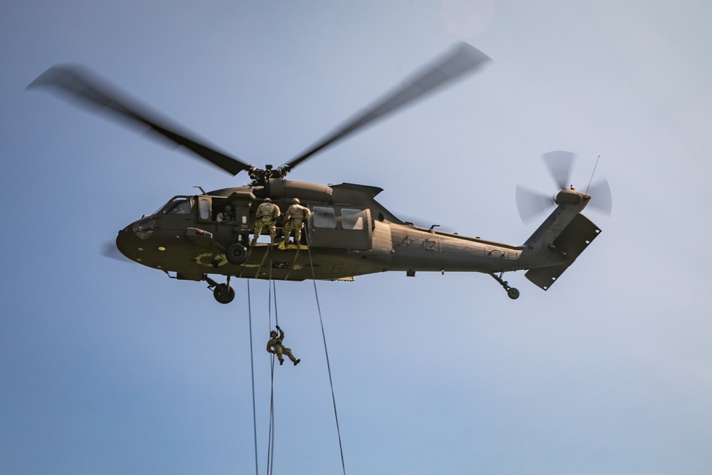 West Point Air Assault School supported by New Jersey Aviation