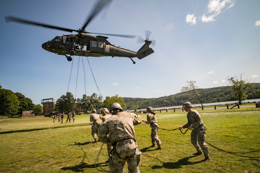 West Point Air Assault School supported by New Jersey Aviation