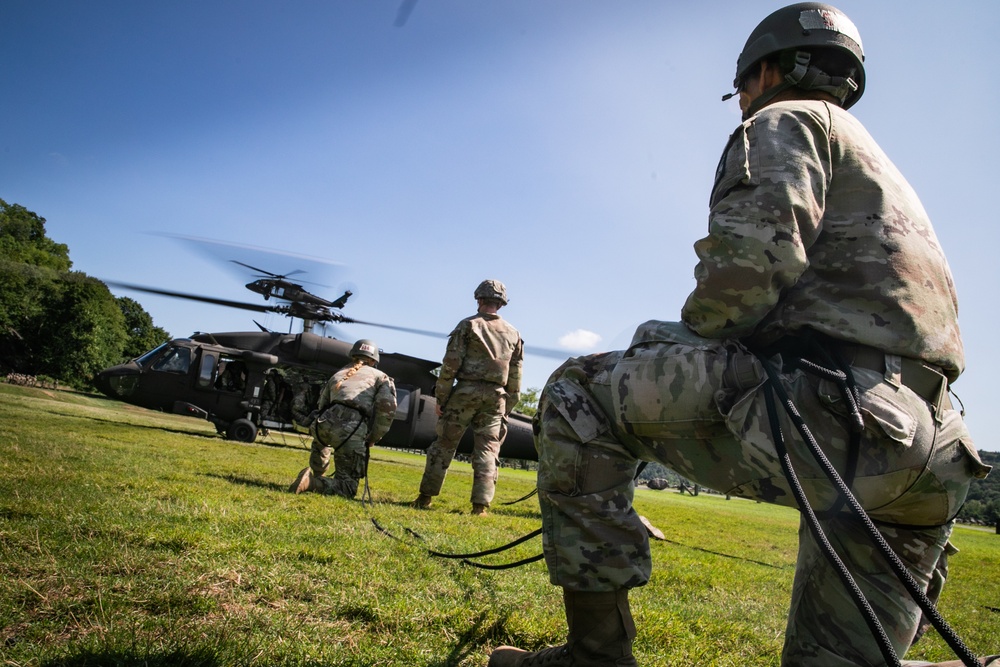 West Point Air Assault School supported by New Jersey Aviation