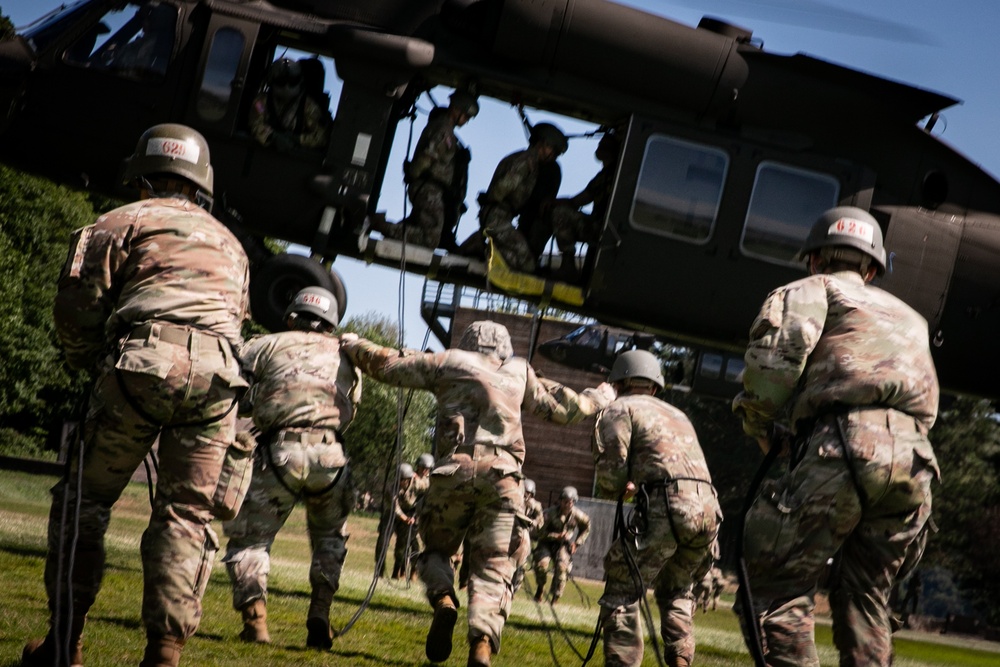 West Point Air Assault School supported by New Jersey Aviation