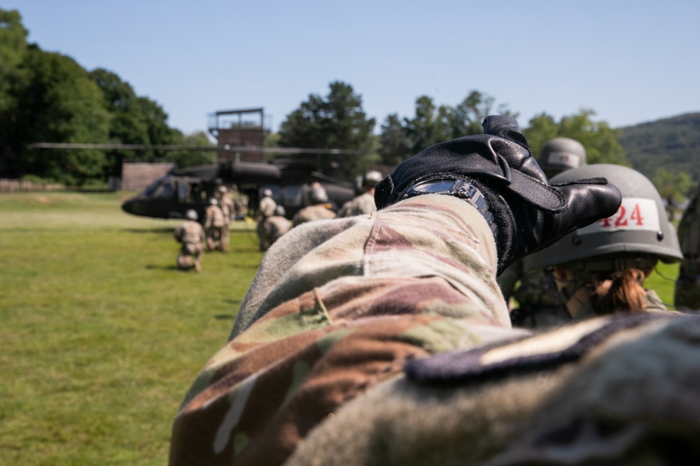 West Point Air Assault School supported by New Jersey Aviation