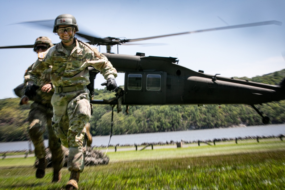 West Point Air Assault School supported by New Jersey Aviation