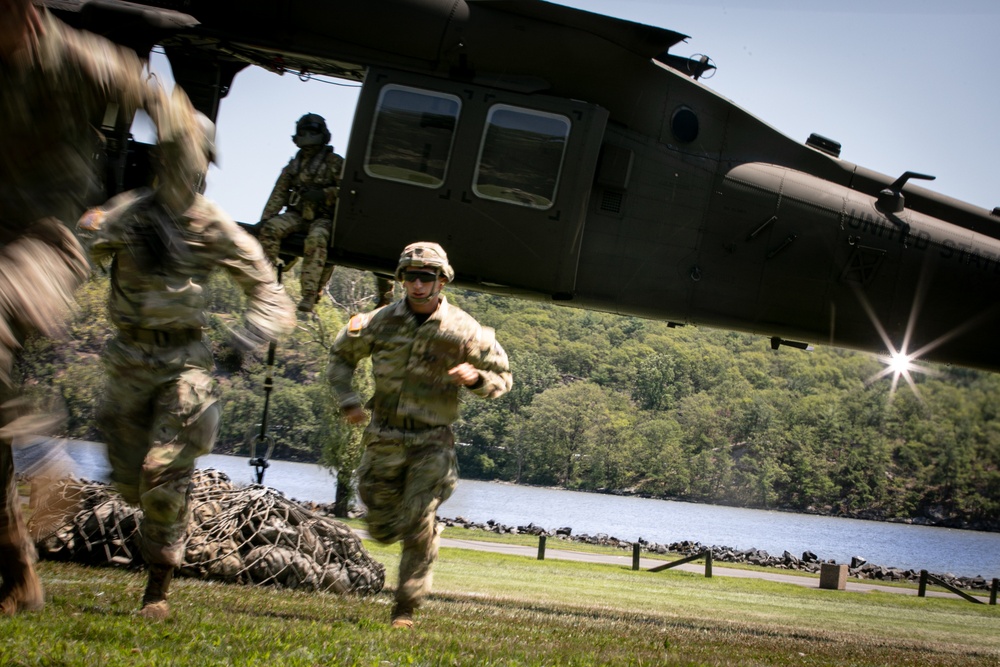 West Point Air Assault School supported by New Jersey Aviation