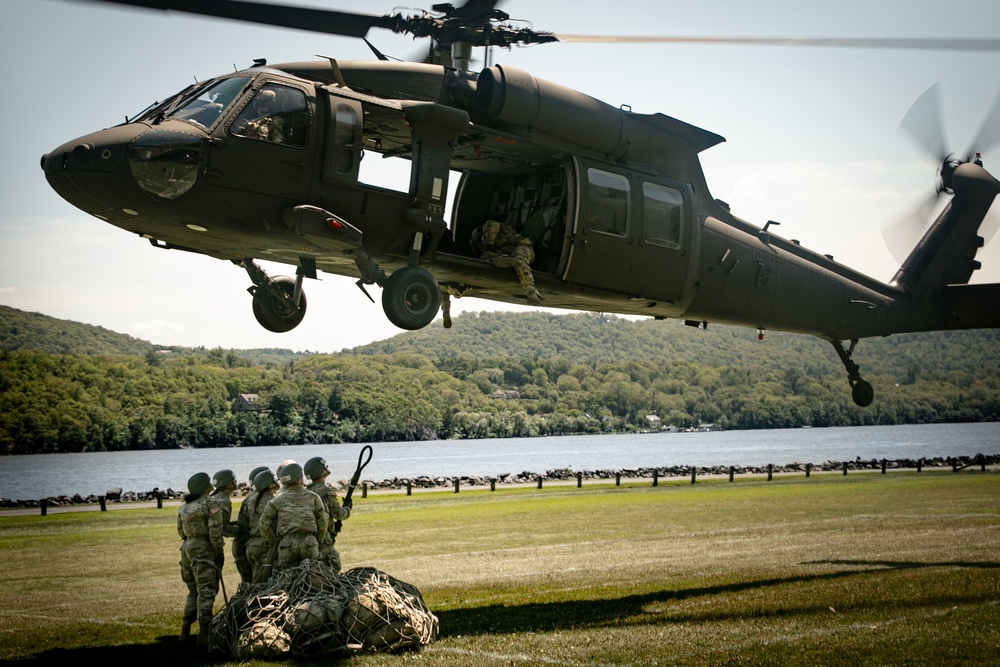 West Point Air Assault School supported by New Jersey Aviation