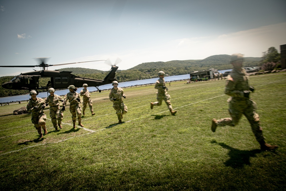 West Point Air Assault School supported by New Jersey Aviation