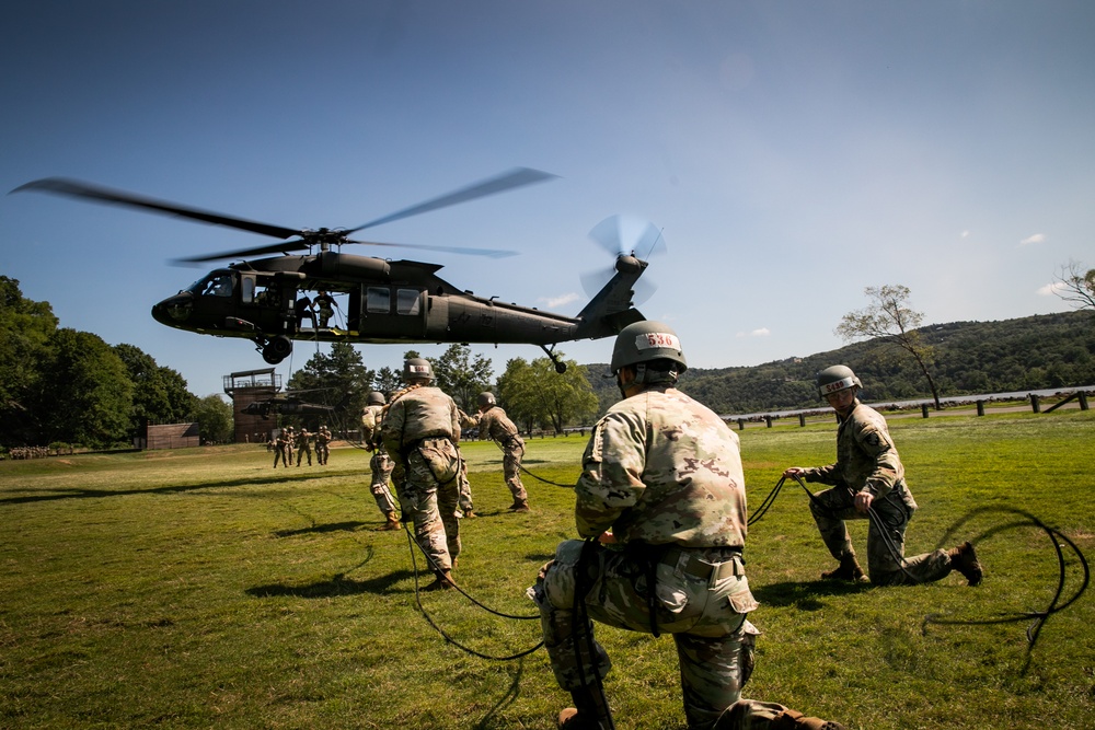 West Point Air Assault School supported by New Jersey Aviation