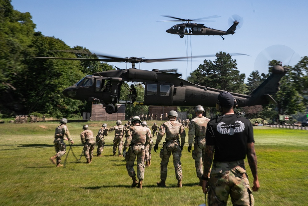 West Point Air Assault School supported by New Jersey Aviation