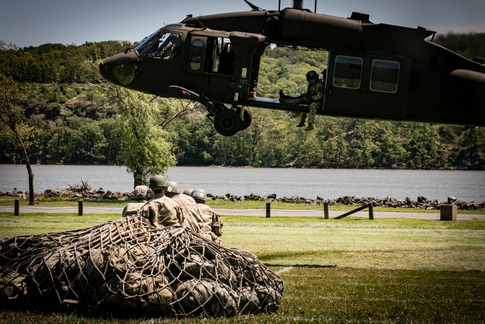 West Point Air Assault School supported by New Jersey Aviation