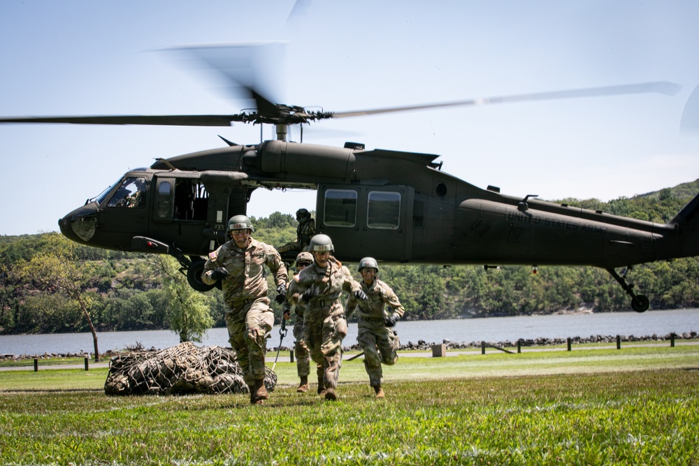 West Point Air Assault School supported by New Jersey Aviation