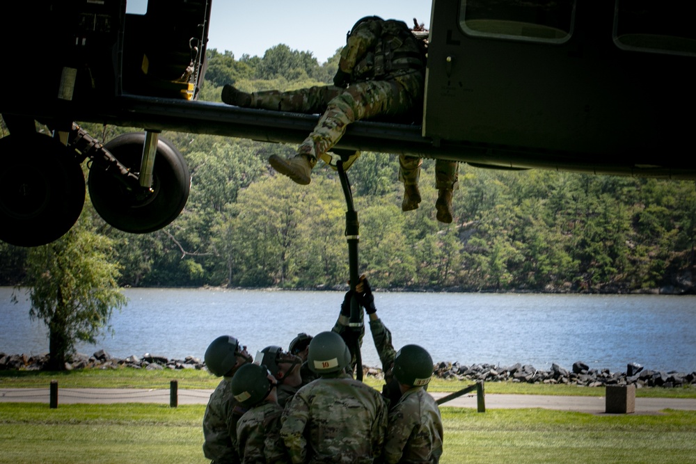 West Point Air Assault School supported by New Jersey Aviation