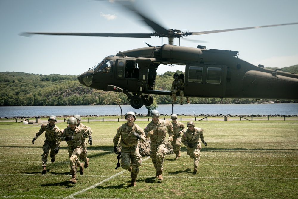 West Point Air Assault School supported by New Jersey Aviation