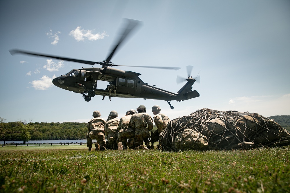 West Point Air Assault School supported by New Jersey Aviation