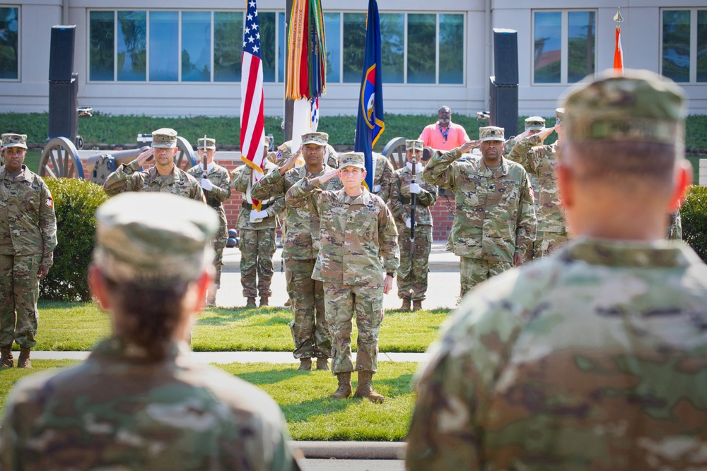 Lt. Gen Jody J. Daniels Relinquishes Command of U.S. Army Reserve